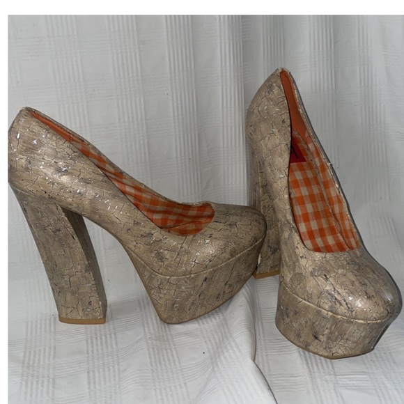 Valentino Style Platform Heels, Size 7.5 - Picture 7 of 11